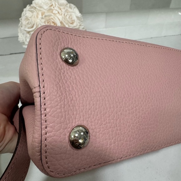 Louis Vuitton Pink Capuncines MM - Picture 8 of 12
